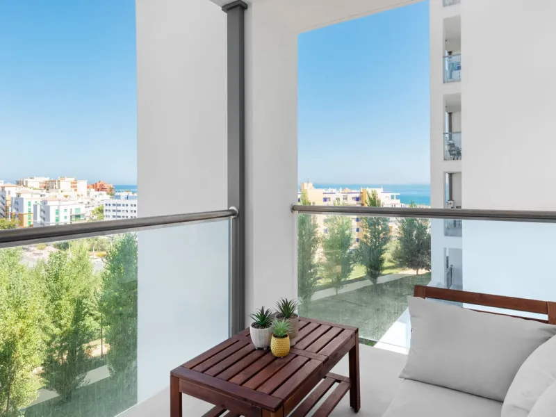 Modern 2-Bedroom Apartment with Parking – Puerto Blanco, Estepona