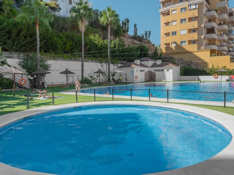 Modern 2-Bedroom Apartment with Parking – Puerto Blanco, Estepona