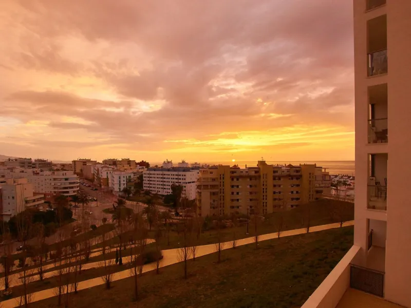 Modern 2-Bedroom Apartment with Parking – Puerto Blanco, Estepona