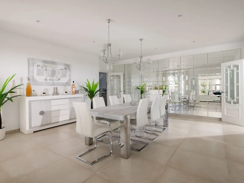 Luxury Villa with Panoramic Sea Views in Marbella