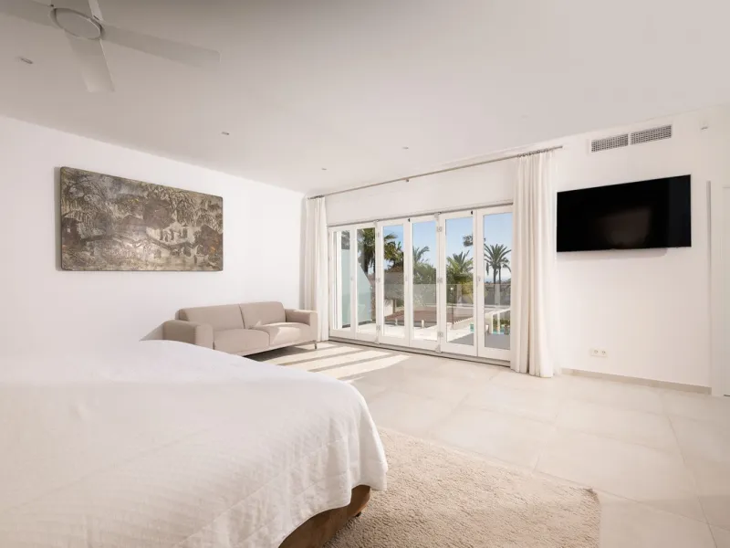 Luxury Villa with Panoramic Sea Views in Marbella
