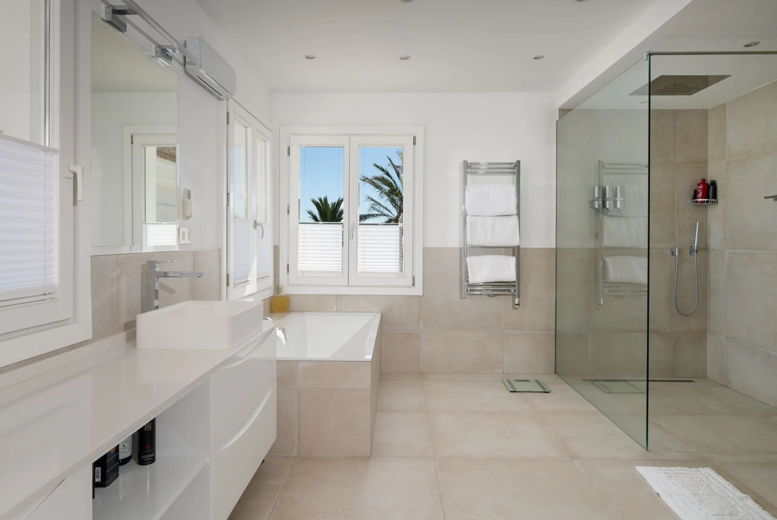 Luxury Villa with Panoramic Sea Views in Marbella
