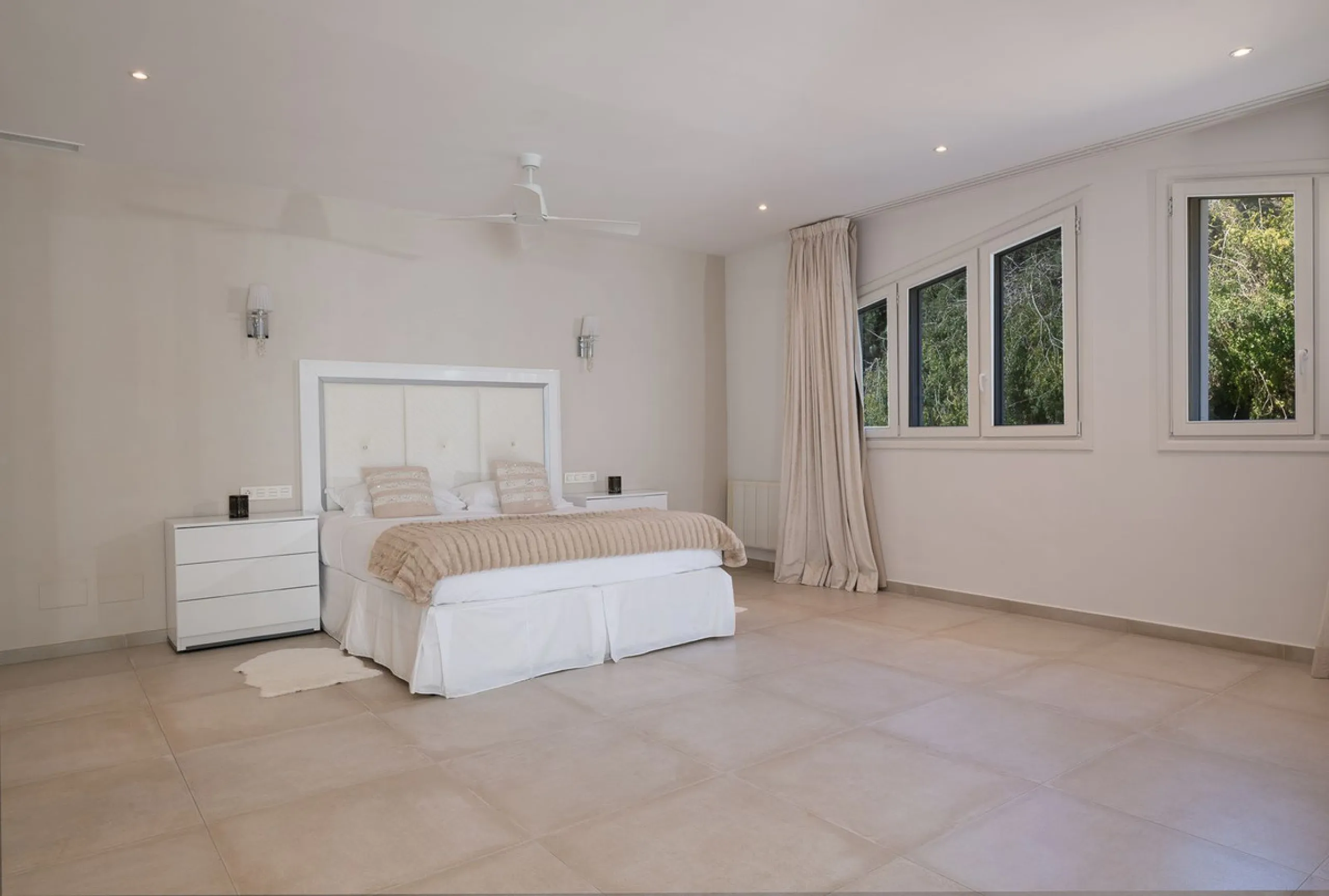 Luxury Villa with Panoramic Sea Views in Marbella