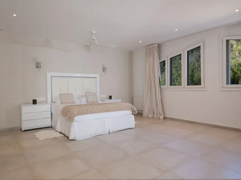 Luxury Villa with Panoramic Sea Views in Marbella