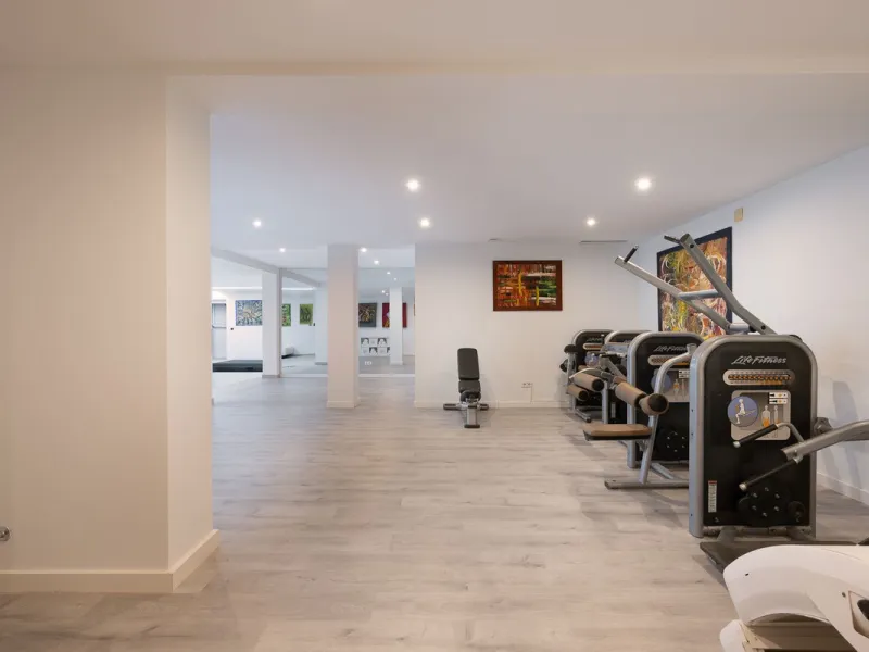 Luxury Villa with Panoramic Sea Views in Marbella