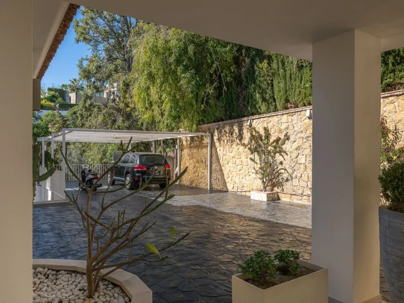 Luxury Villa with Panoramic Sea Views in Marbella