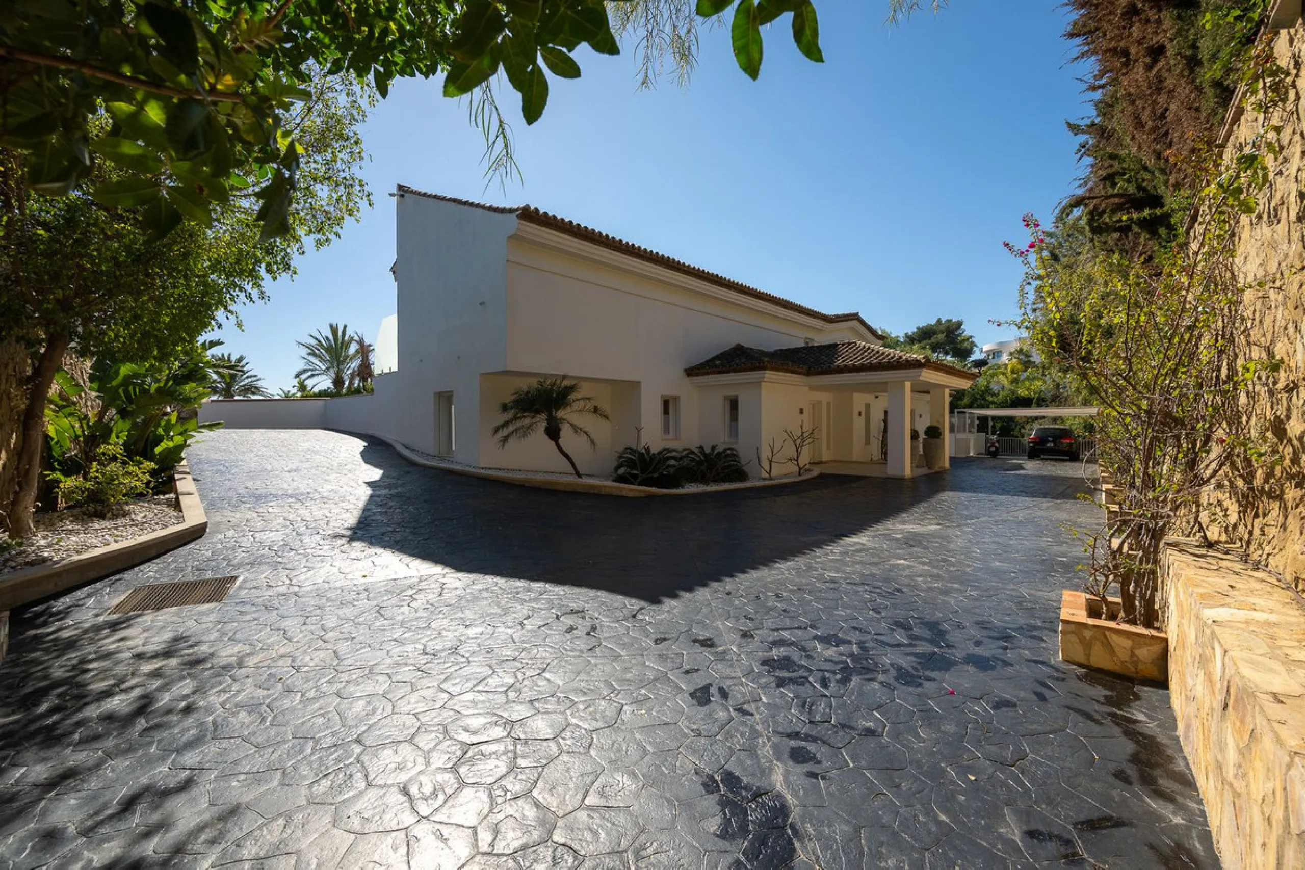 Luxury Villa with Panoramic Sea Views in Marbella
