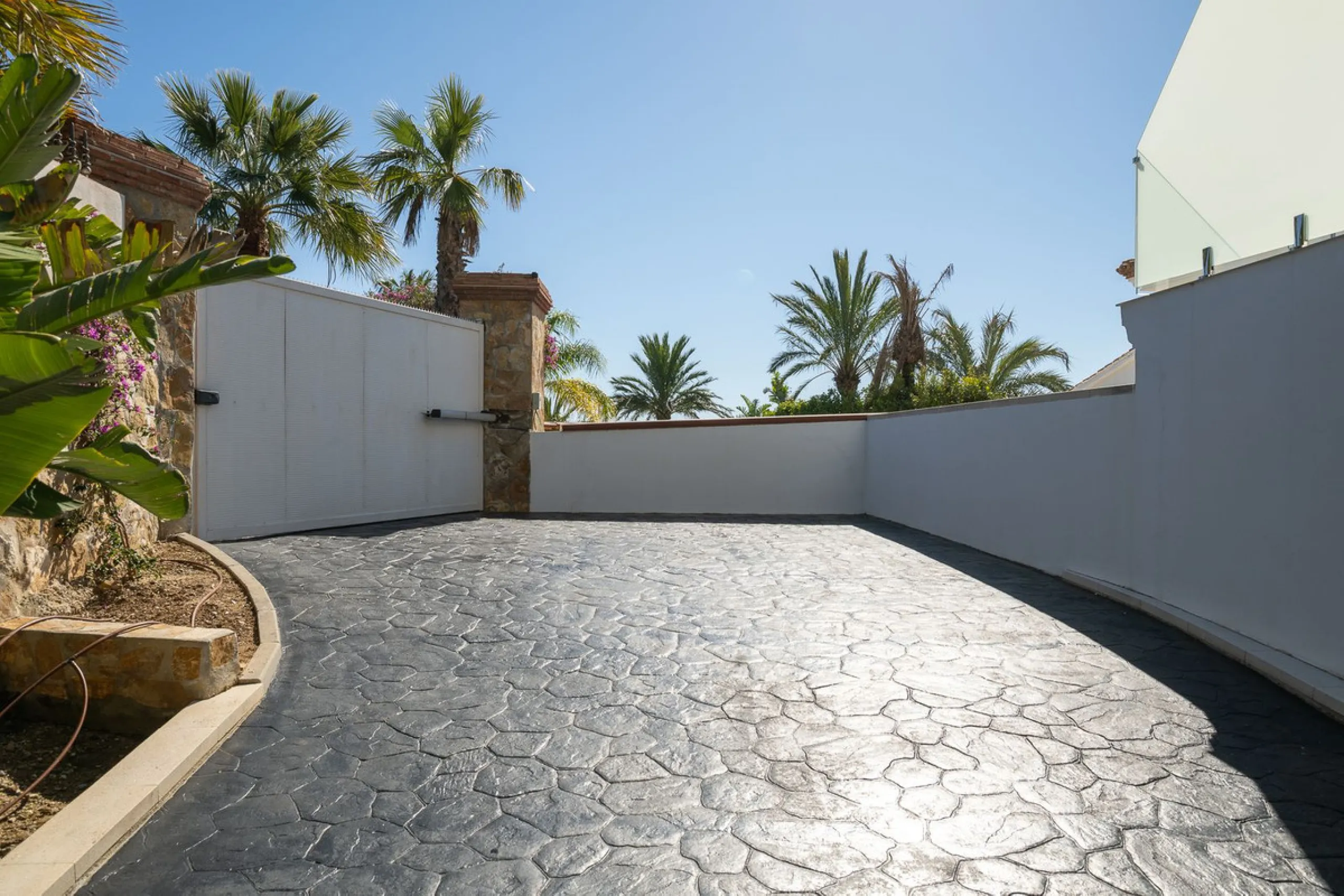 Luxury Villa with Panoramic Sea Views in Marbella