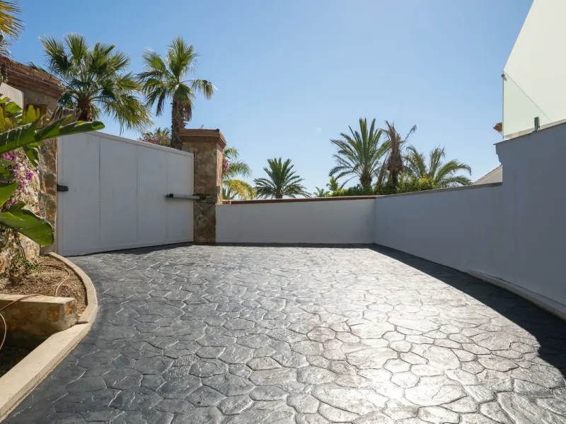 Luxury Villa with Panoramic Sea Views in Marbella
