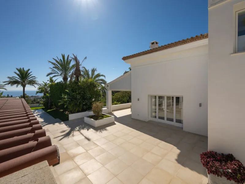 Luxury Villa with Panoramic Sea Views in Marbella