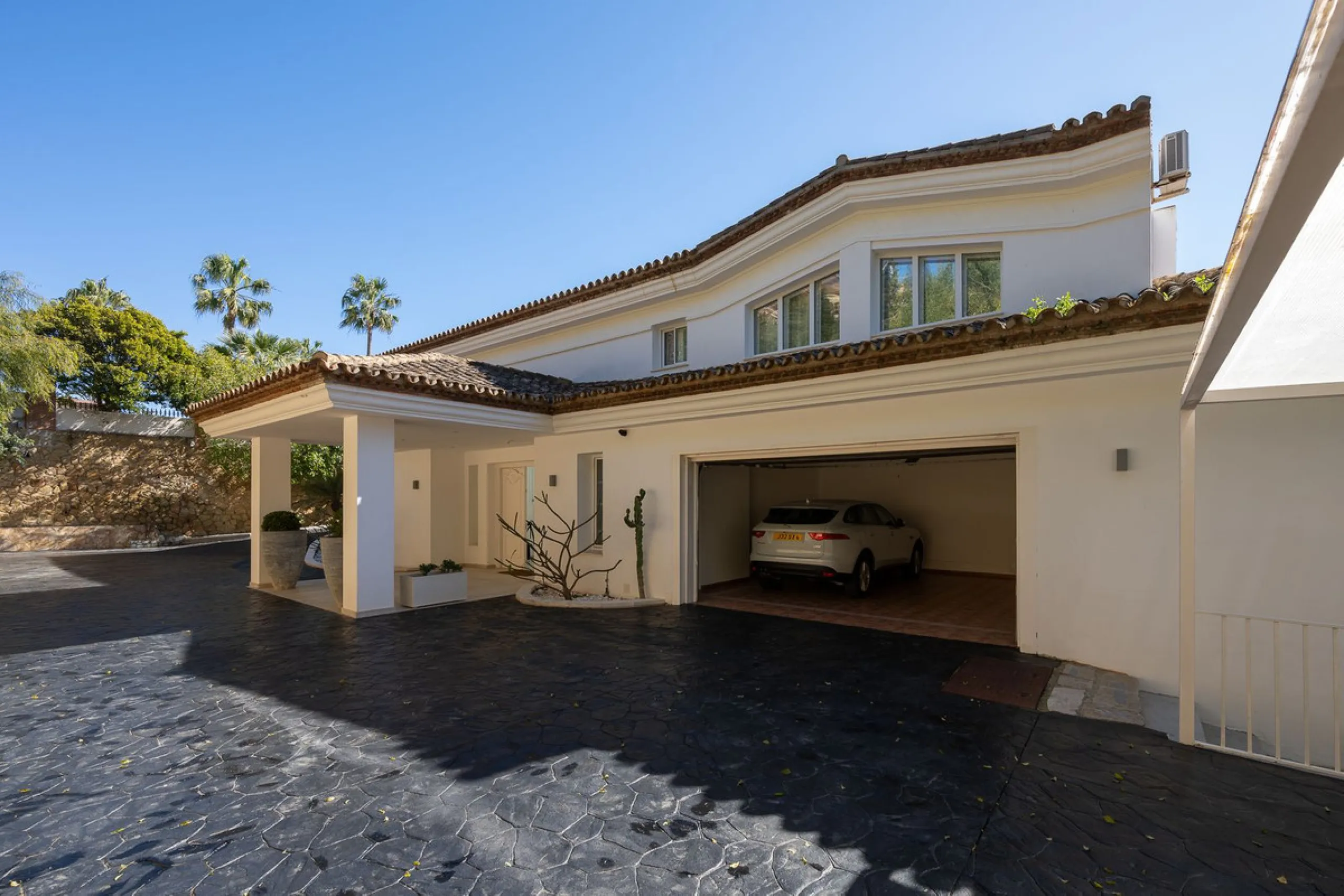 Luxury Villa with Panoramic Sea Views in Marbella