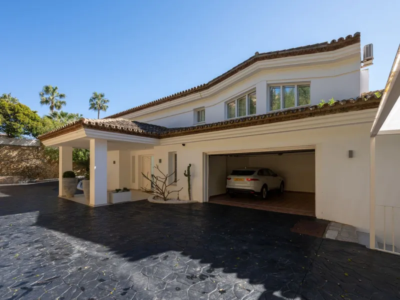 Luxury Villa with Panoramic Sea Views in Marbella