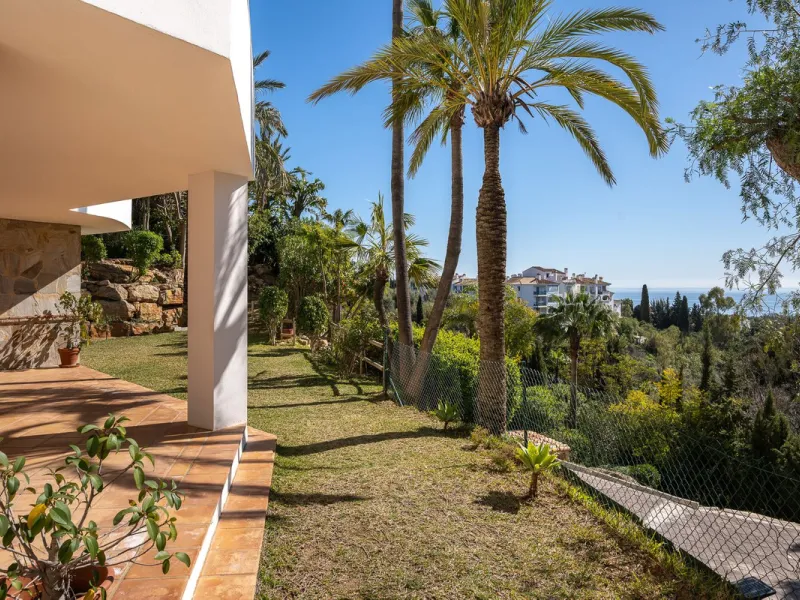 Luxury Villa with Panoramic Sea Views in Marbella