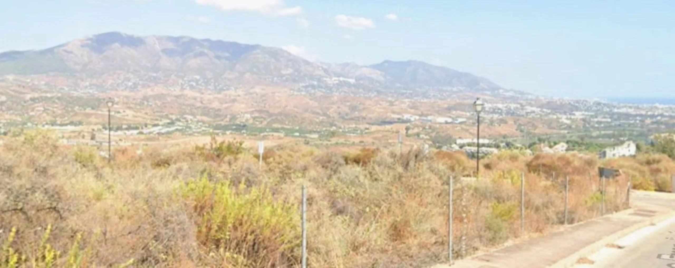 A prime plot featuring a spectacular project and a fully approved building permit, ready for development. 1.733 m²