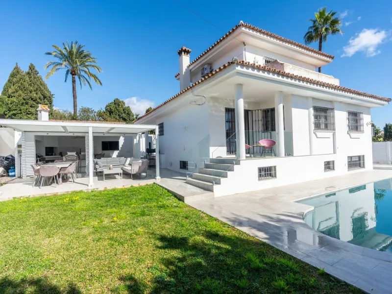 Detached Renovated Villa with Guest Apartment and Exceptional Outdoor Living – El Pilar, El Paraíso