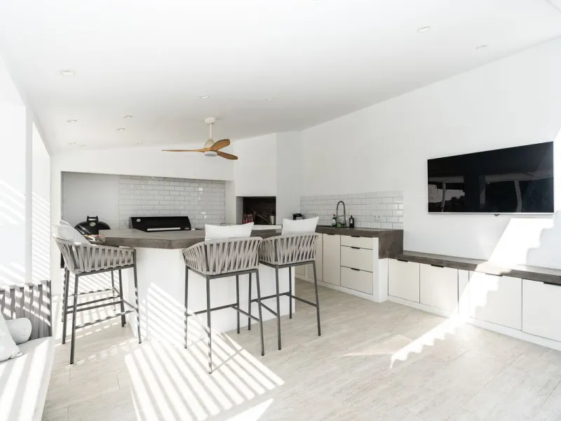Detached Renovated Villa with Guest Apartment and Exceptional Outdoor Living – El Pilar, El Paraíso