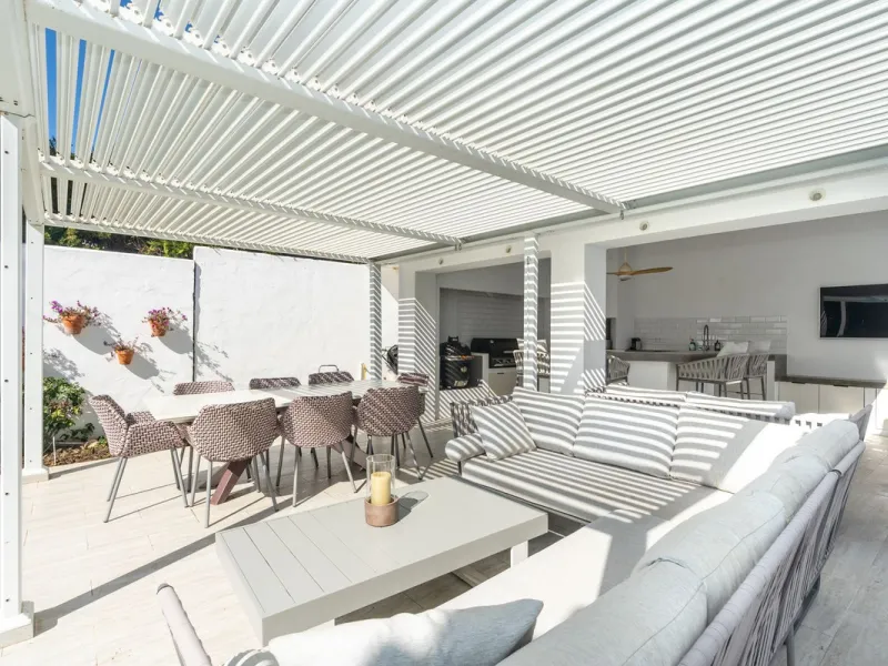 Detached Renovated Villa with Guest Apartment and Exceptional Outdoor Living – El Pilar, El Paraíso