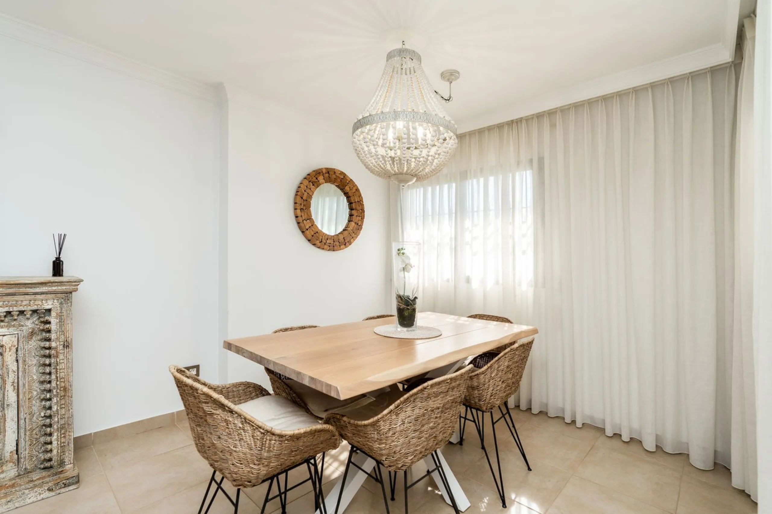 Detached Renovated Villa with Guest Apartment and Exceptional Outdoor Living – El Pilar, El Paraíso