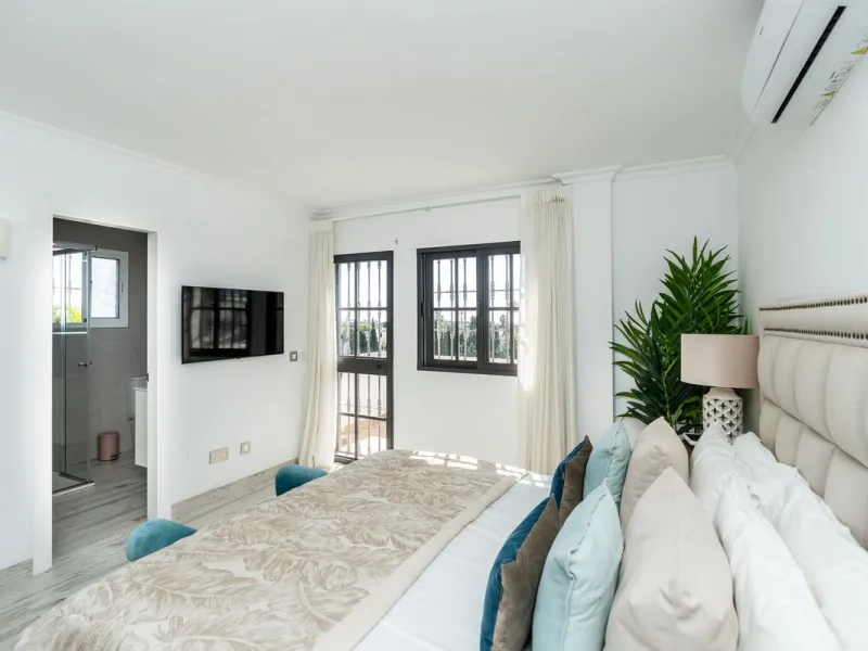 Detached Renovated Villa with Guest Apartment and Exceptional Outdoor Living – El Pilar, El Paraíso