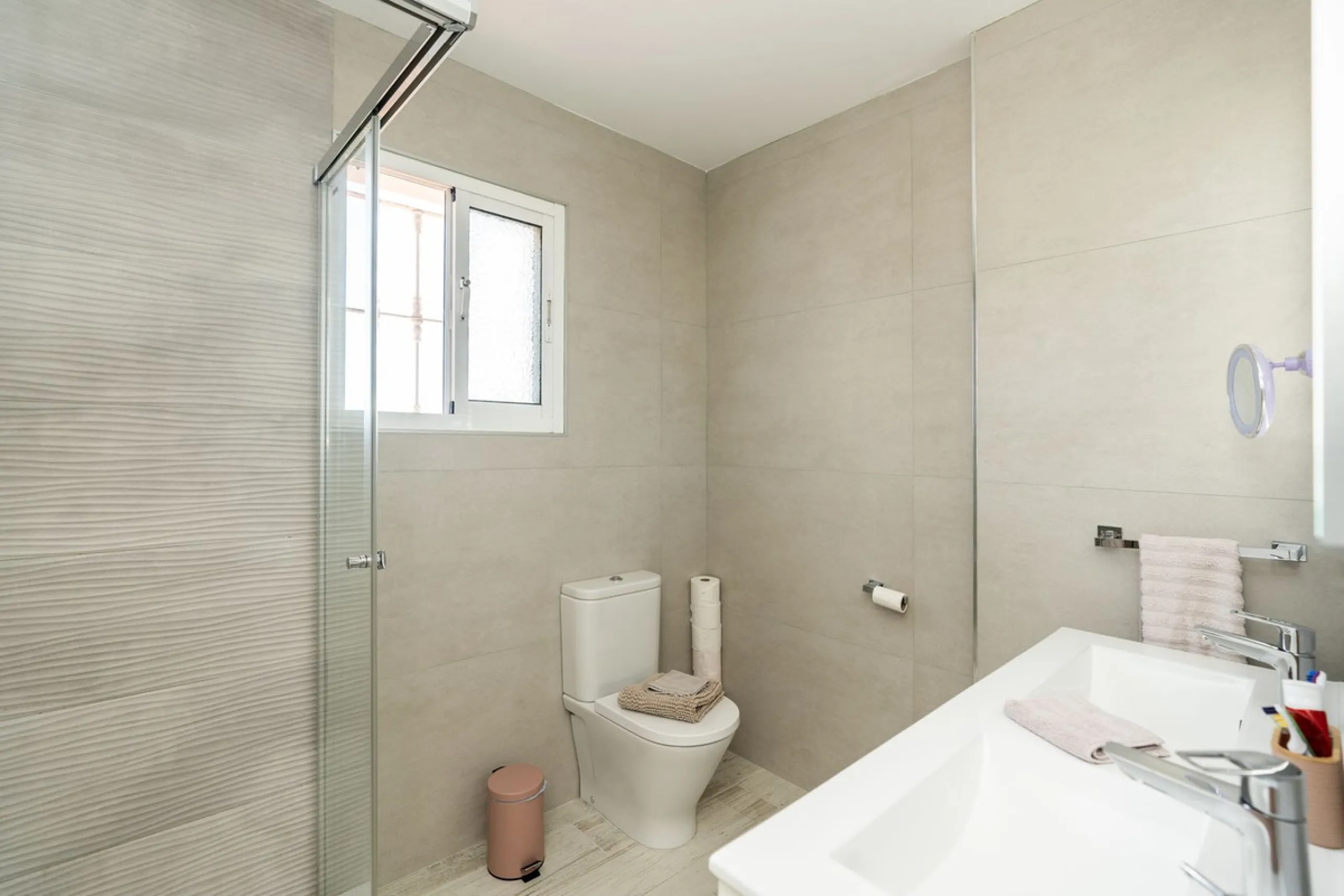 Detached Renovated Villa with Guest Apartment and Exceptional Outdoor Living – El Pilar, El Paraíso