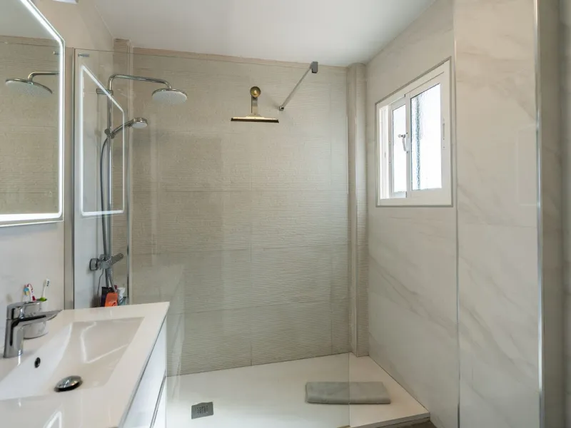 Detached Renovated Villa with Guest Apartment and Exceptional Outdoor Living – El Pilar, El Paraíso