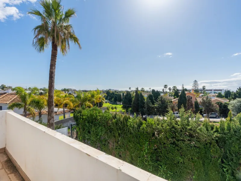 Detached Renovated Villa with Guest Apartment and Exceptional Outdoor Living – El Pilar, El Paraíso