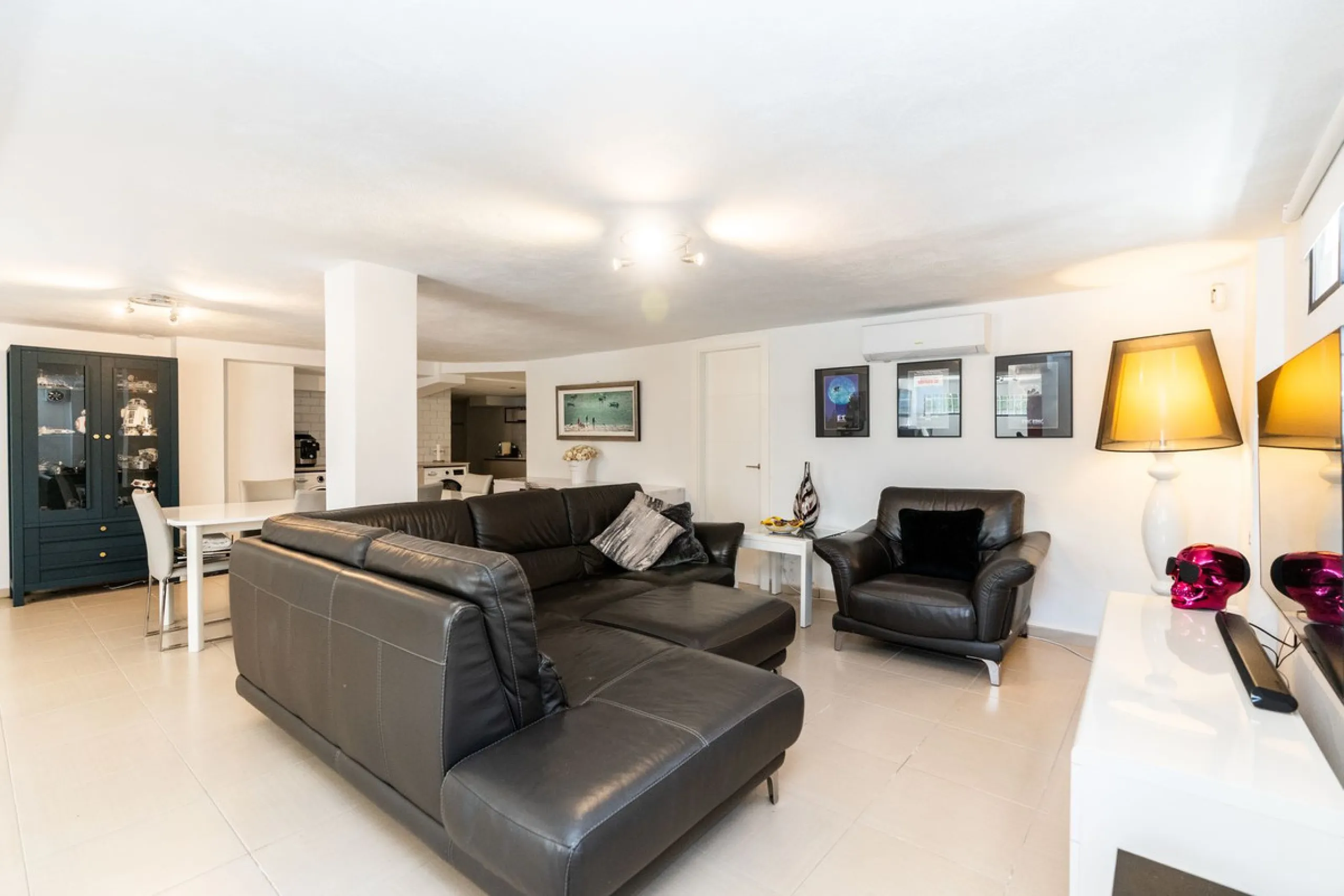 Detached Renovated Villa with Guest Apartment and Exceptional Outdoor Living – El Pilar, El Paraíso