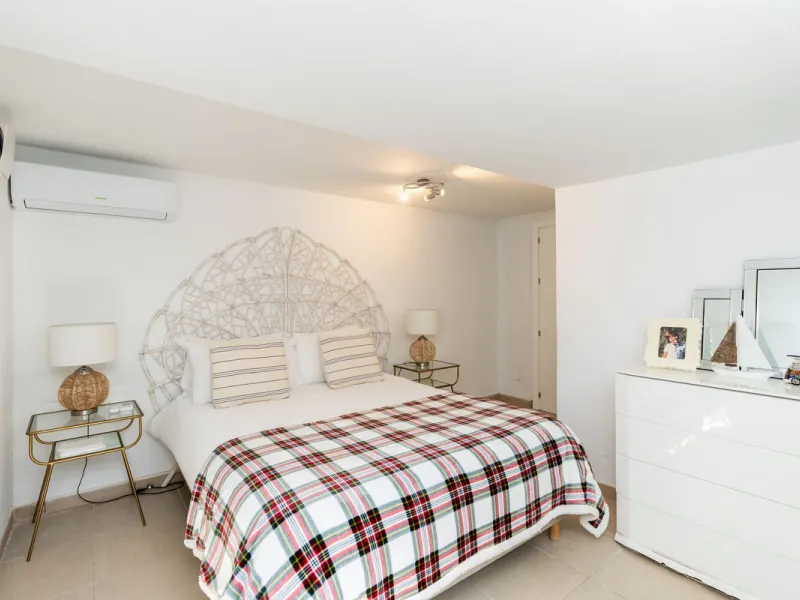 Detached Renovated Villa with Guest Apartment and Exceptional Outdoor Living – El Pilar, El Paraíso