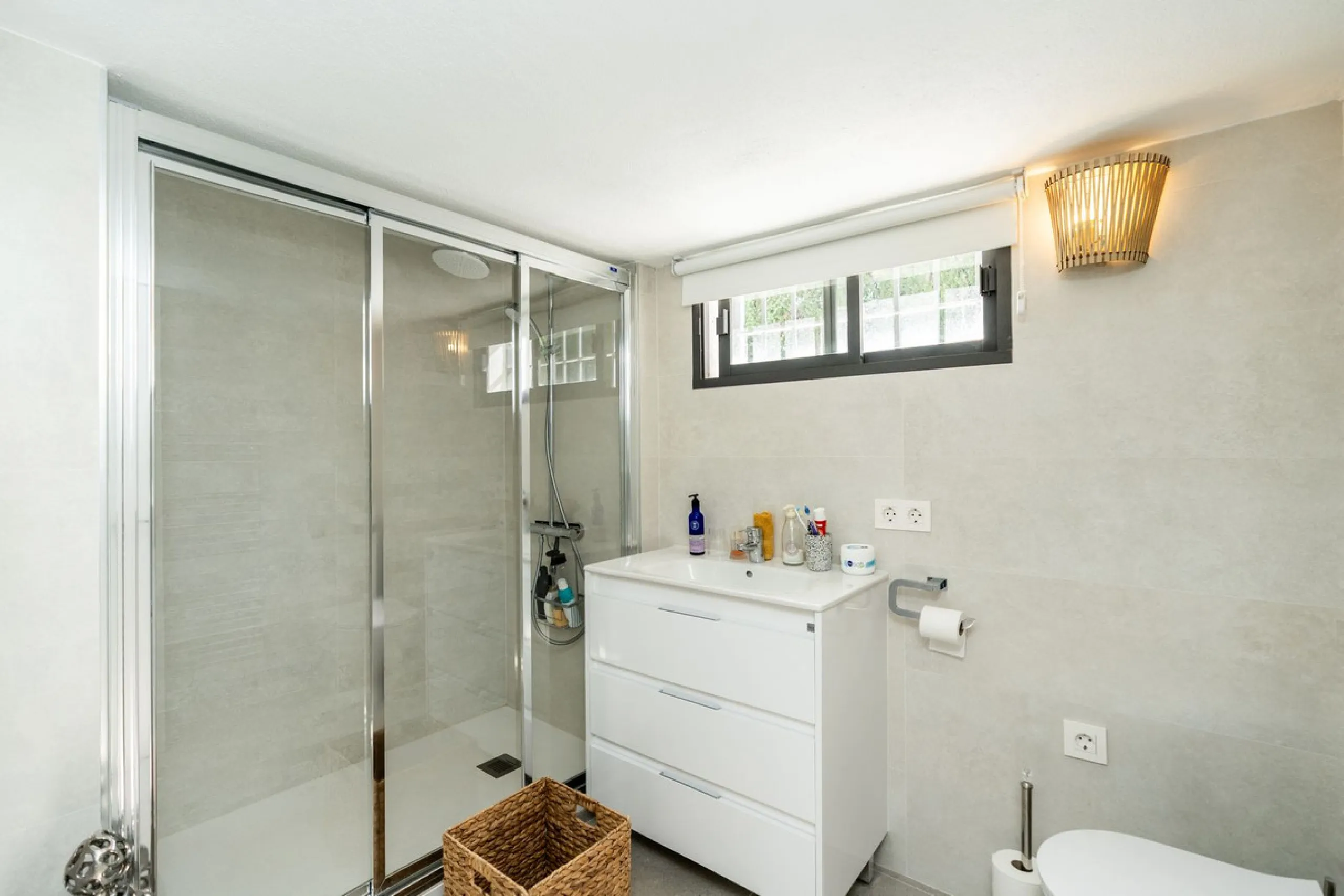 Detached Renovated Villa with Guest Apartment and Exceptional Outdoor Living – El Pilar, El Paraíso