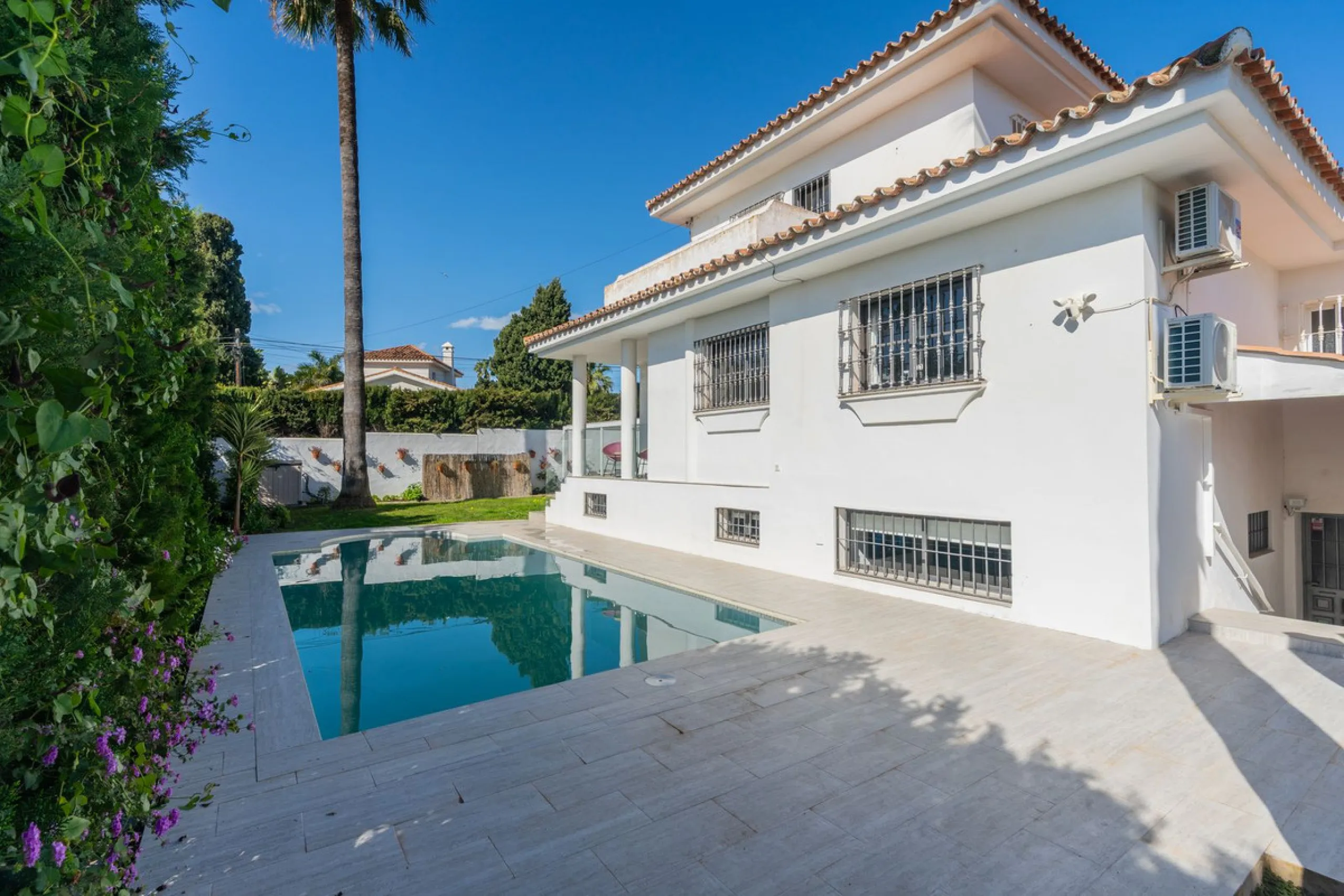 Detached Renovated Villa with Guest Apartment and Exceptional Outdoor Living – El Pilar, El Paraíso