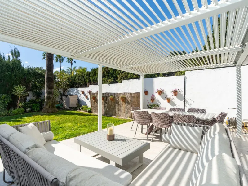 Detached Renovated Villa with Guest Apartment and Exceptional Outdoor Living – El Pilar, El Paraíso
