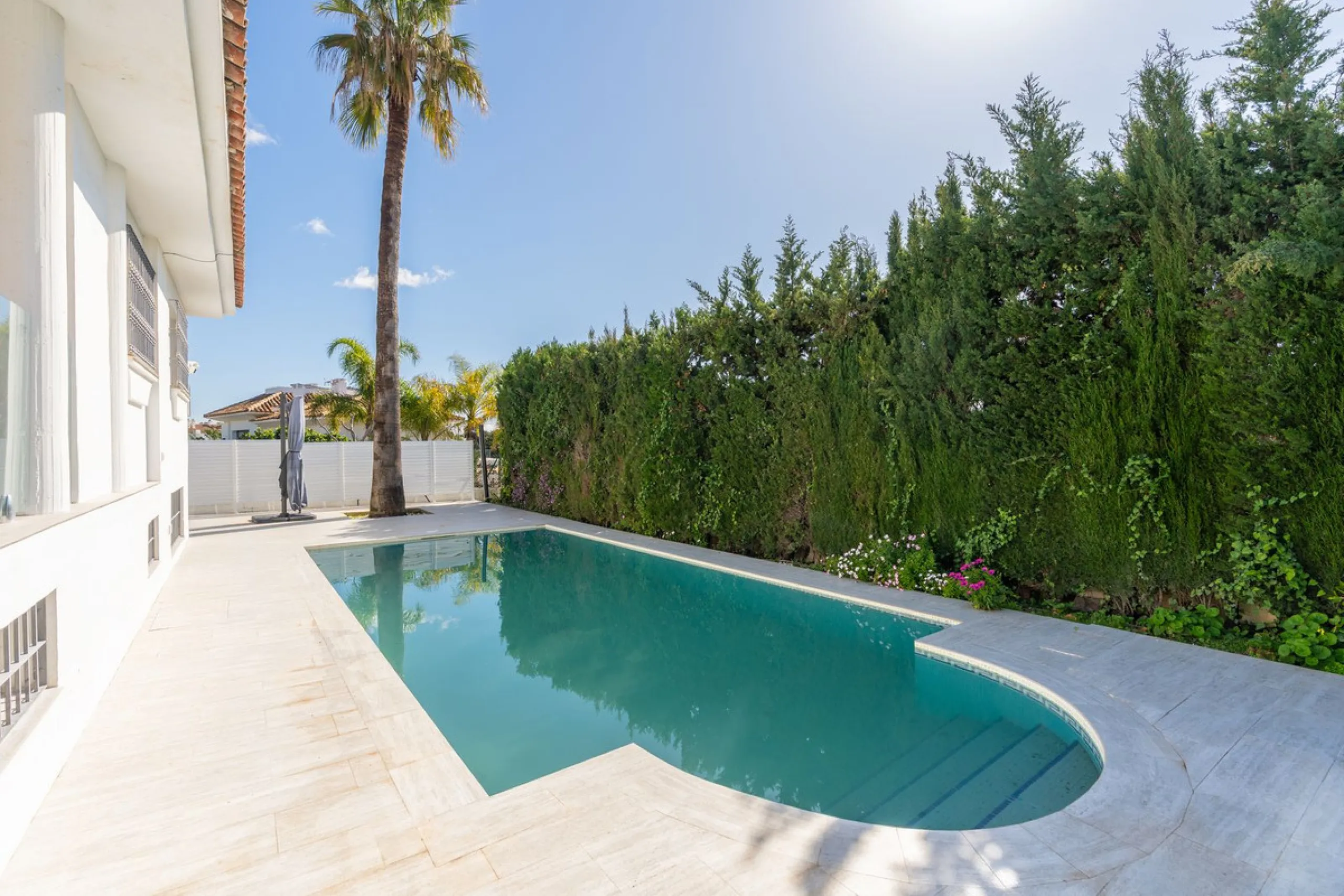 Detached Renovated Villa with Guest Apartment and Exceptional Outdoor Living – El Pilar, El Paraíso