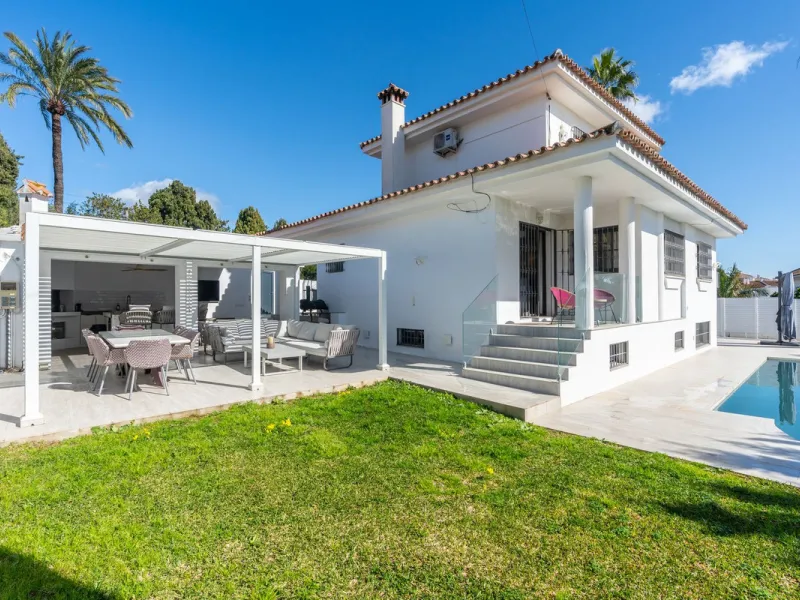 Detached Renovated Villa with Guest Apartment and Exceptional Outdoor Living – El Pilar, El Paraíso