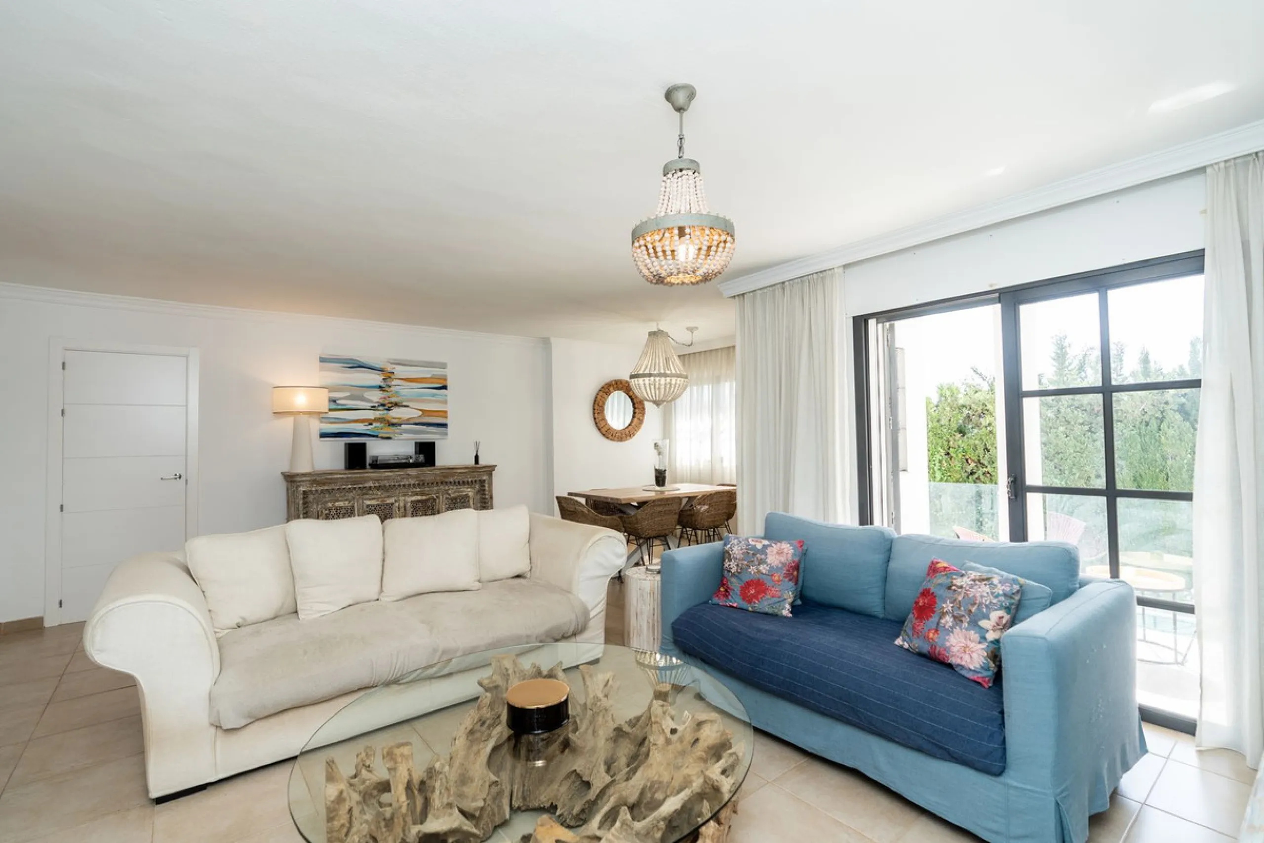 Detached Renovated Villa with Guest Apartment and Exceptional Outdoor Living – El Pilar, El Paraíso