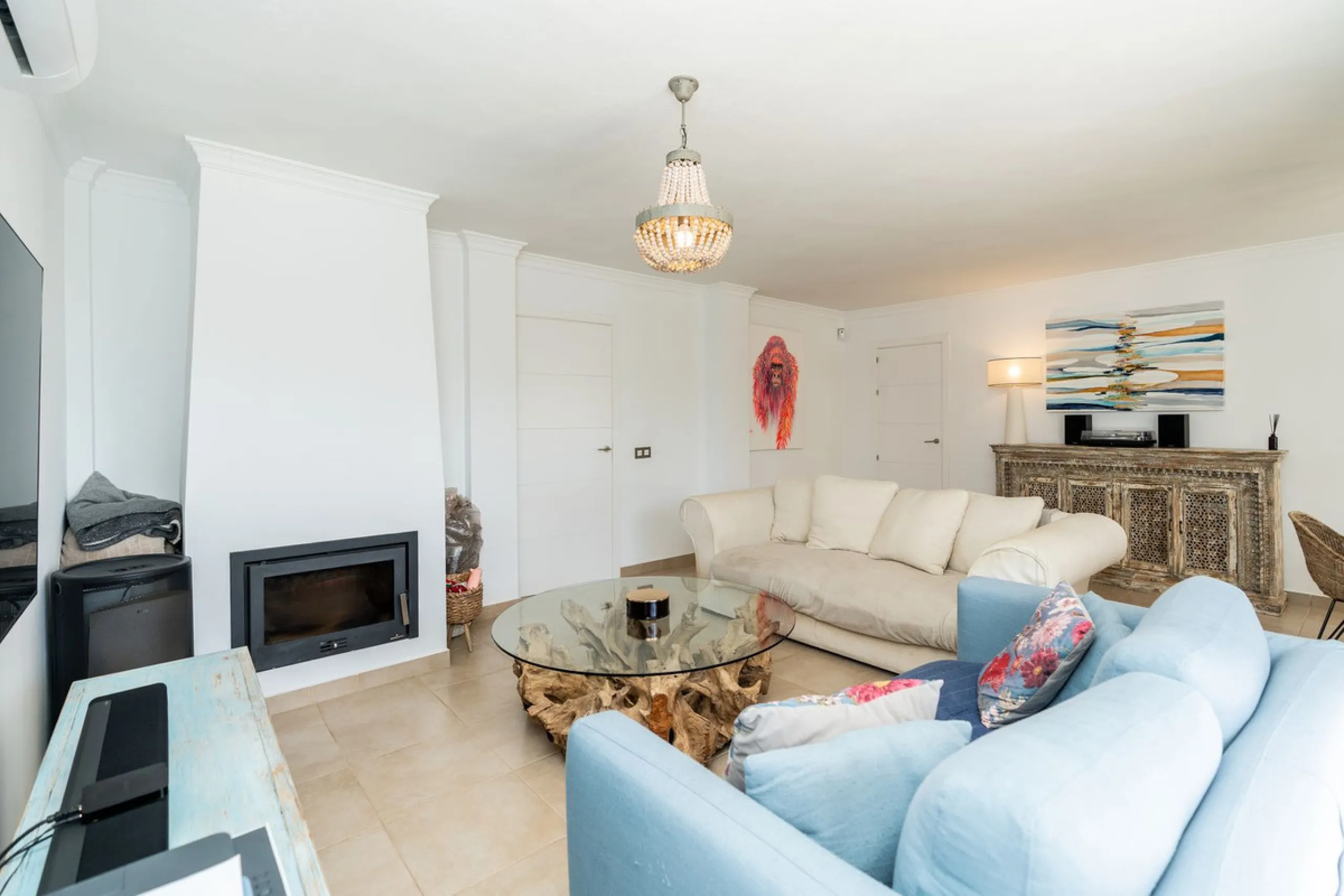 Detached Renovated Villa with Guest Apartment and Exceptional Outdoor Living – El Pilar, El Paraíso