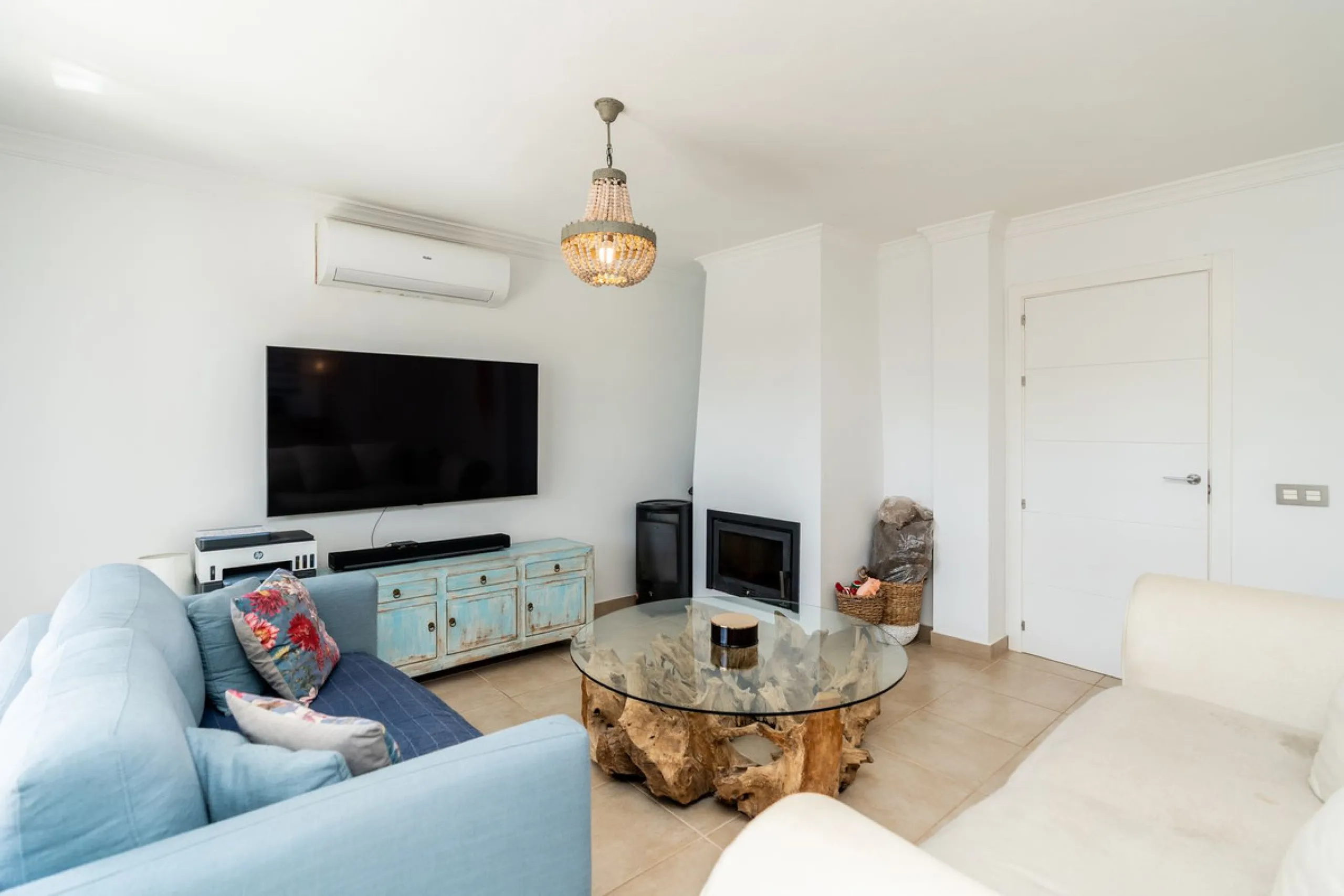 Detached Renovated Villa with Guest Apartment and Exceptional Outdoor Living – El Pilar, El Paraíso