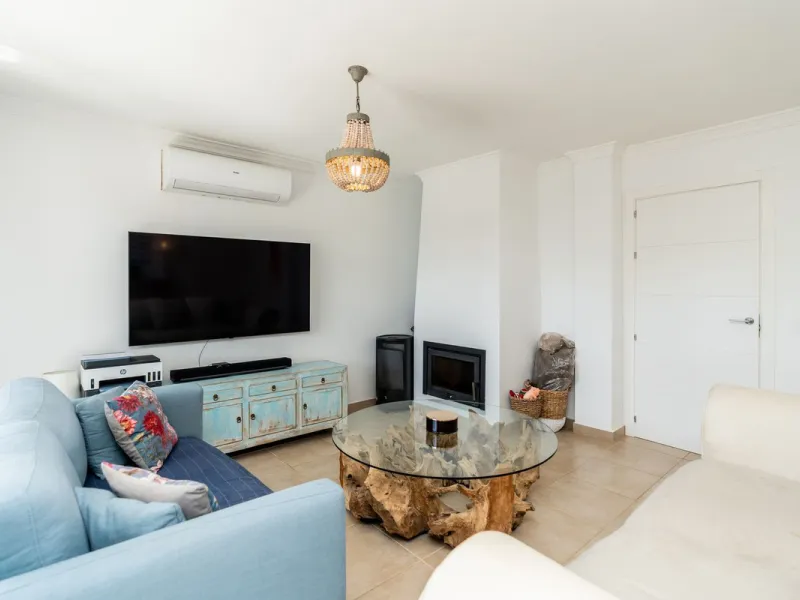 Detached Renovated Villa with Guest Apartment and Exceptional Outdoor Living – El Pilar, El Paraíso