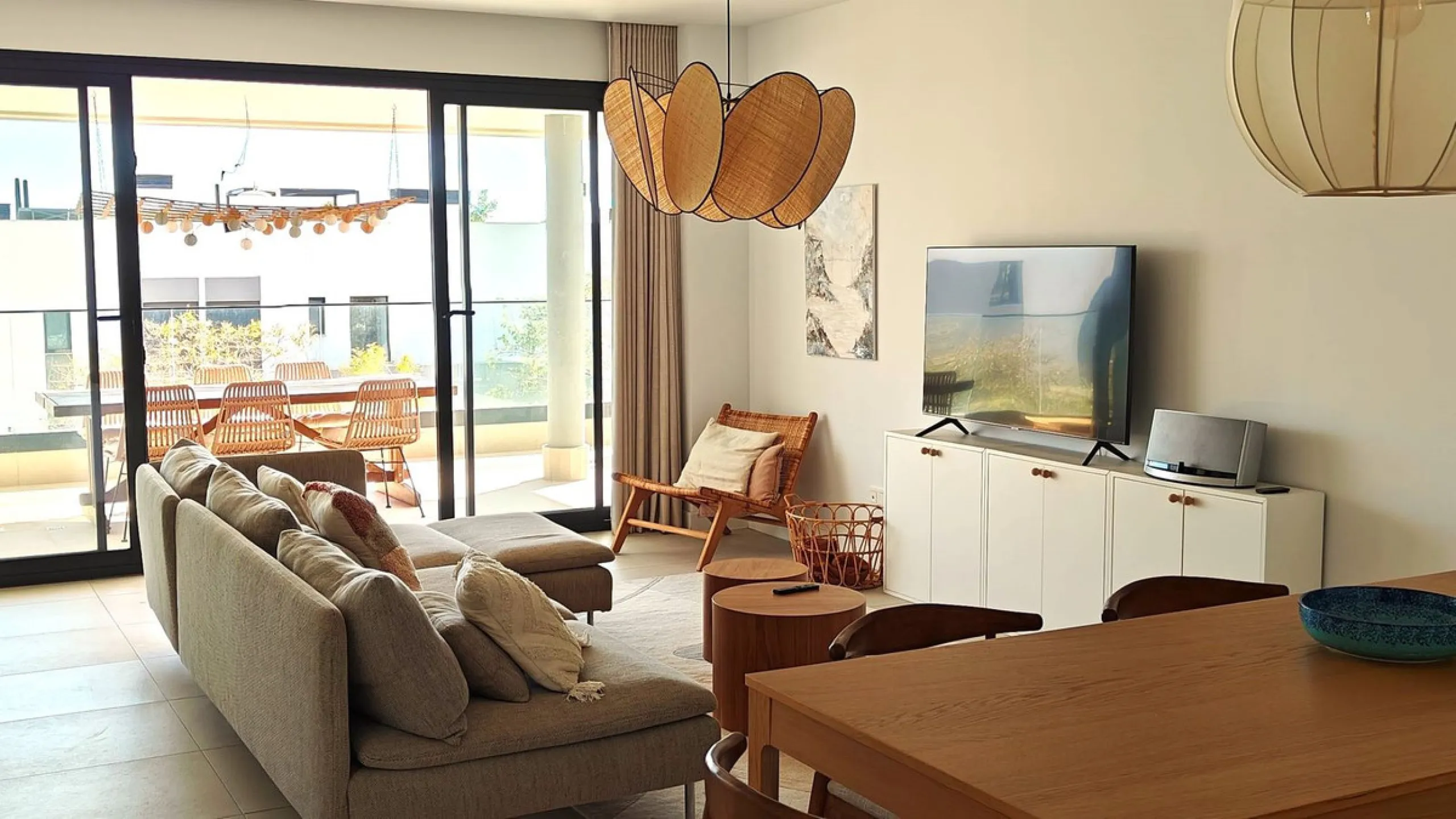 Rare 4-Bedroom Apartment with Stunning Sea Views & 43 m² Terrace in Las Mesas, Estepona – Just 10 Minutes' Walk to the Marina & Beach