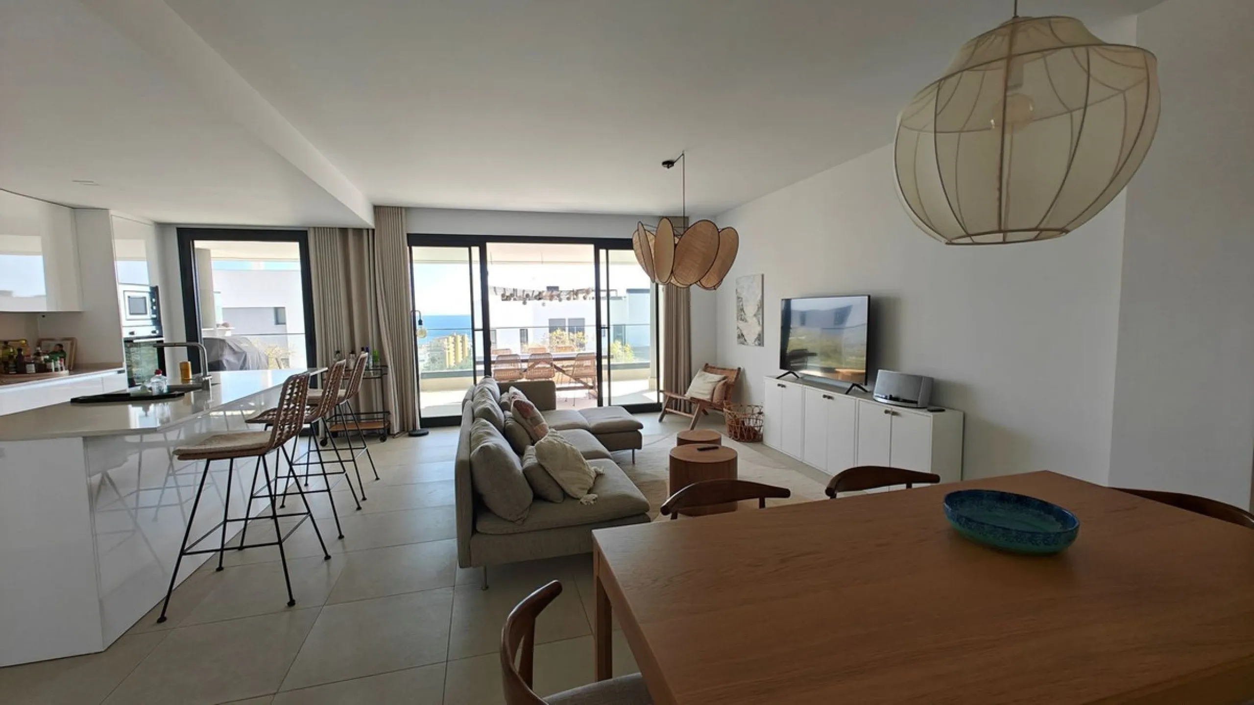 Rare 4-Bedroom Apartment with Stunning Sea Views & 43 m² Terrace in Las Mesas, Estepona – Just 10 Minutes' Walk to the Marina & Beach