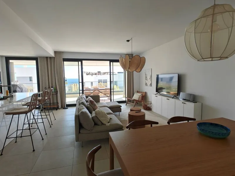 Rare 4-Bedroom Apartment with Stunning Sea Views & 43 m² Terrace in Las Mesas, Estepona – Just 10 Minutes' Walk to the Marina & Beach