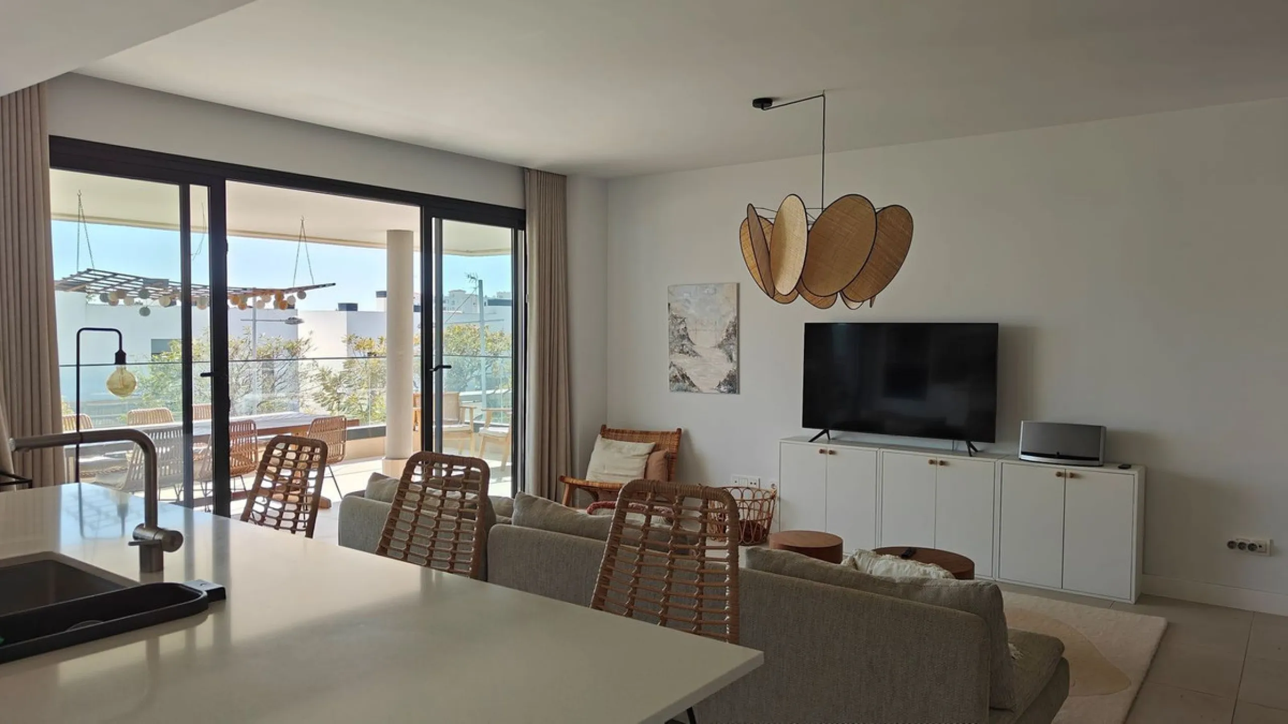 Rare 4-Bedroom Apartment with Stunning Sea Views & 43 m² Terrace in Las Mesas, Estepona – Just 10 Minutes' Walk to the Marina & Beach