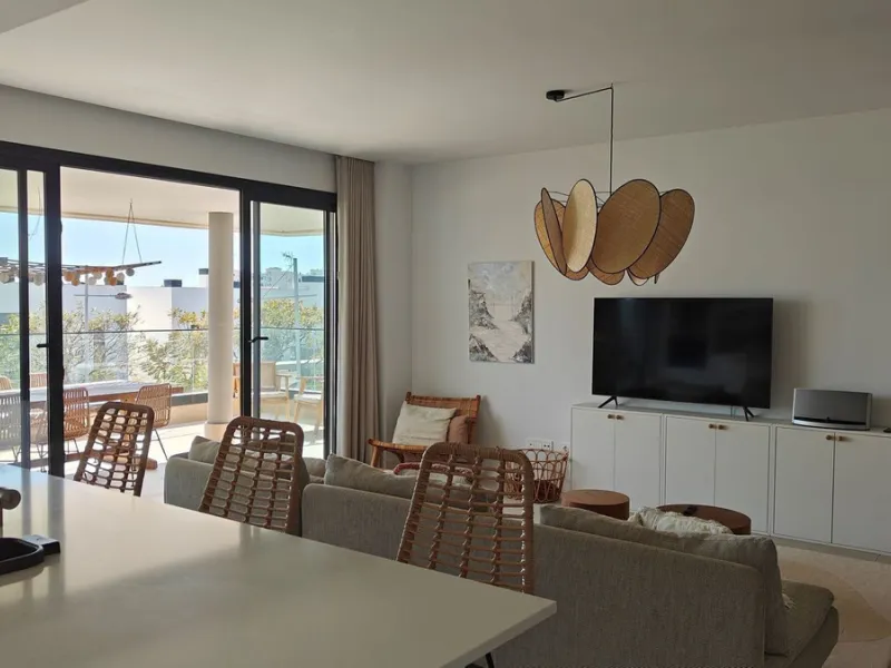 Rare 4-Bedroom Apartment with Stunning Sea Views & 43 m² Terrace in Las Mesas, Estepona – Just 10 Minutes' Walk to the Marina & Beach