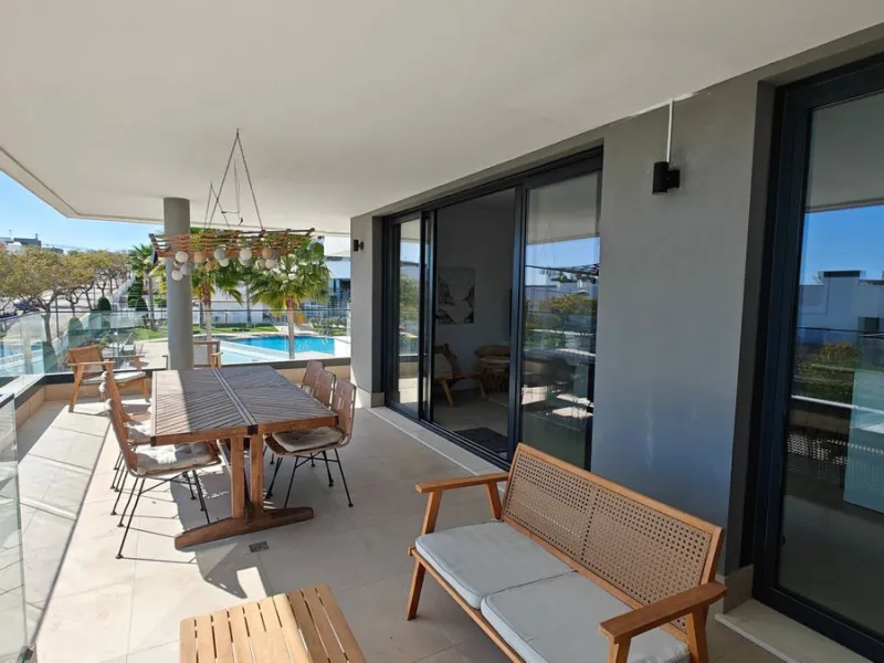 Rare 4-Bedroom Apartment with Stunning Sea Views & 43 m² Terrace in Las Mesas, Estepona – Just 10 Minutes' Walk to the Marina & Beach