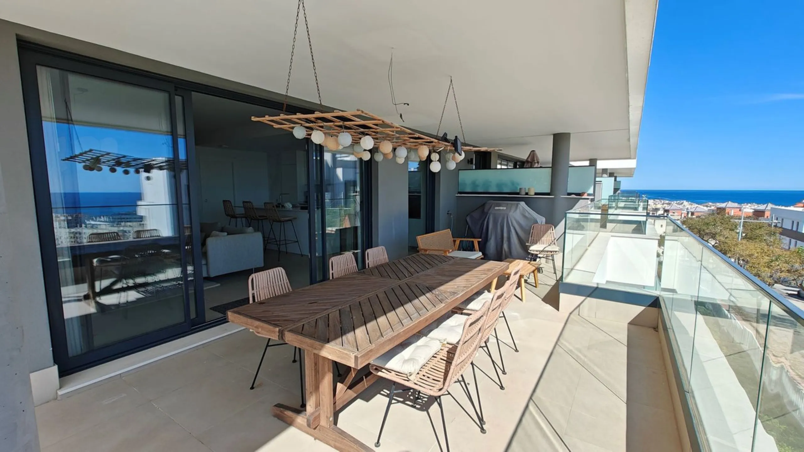 Rare 4-Bedroom Apartment with Stunning Sea Views & 43 m² Terrace in Las Mesas, Estepona – Just 10 Minutes' Walk to the Marina & Beach