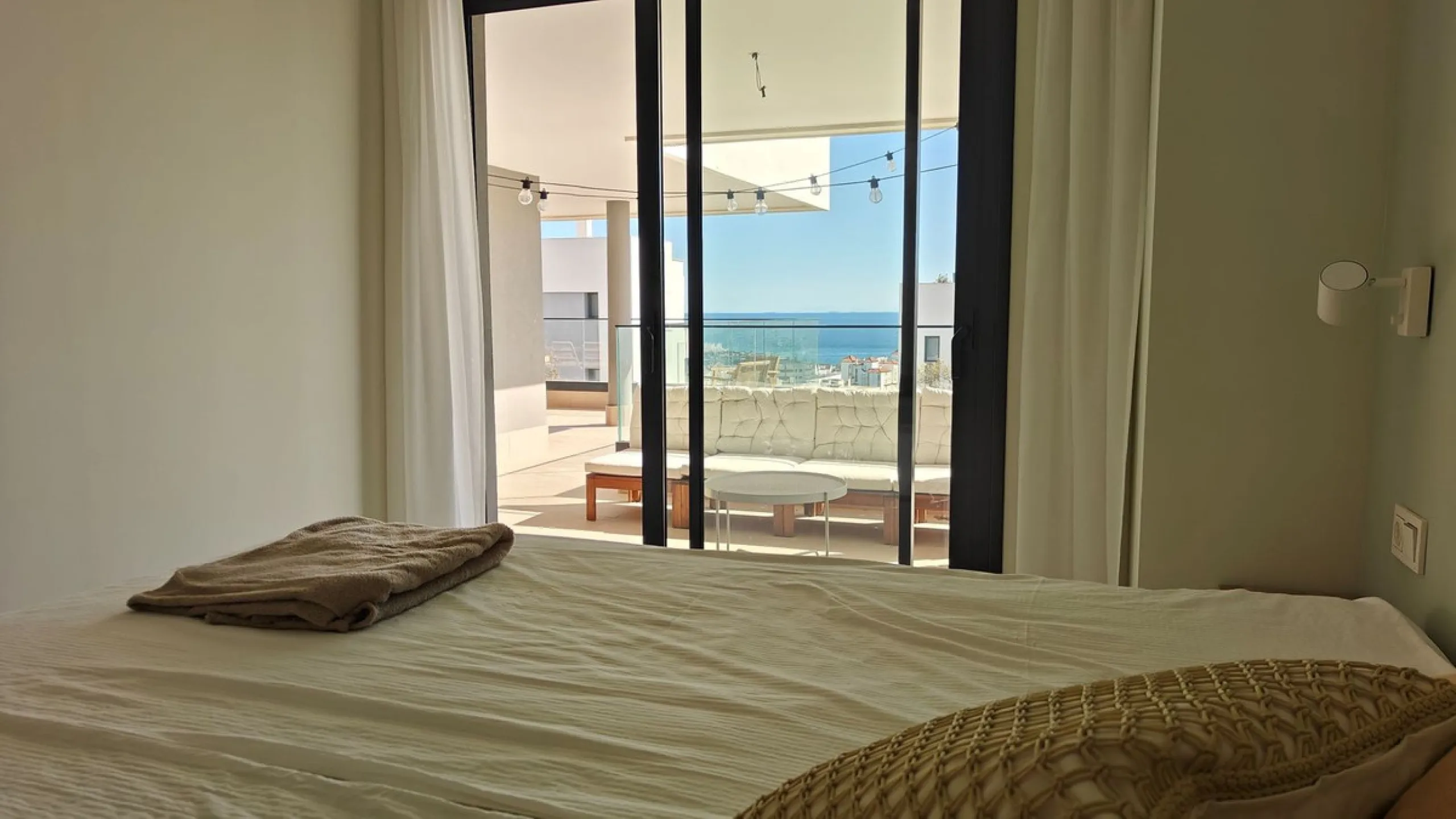 Rare 4-Bedroom Apartment with Stunning Sea Views & 43 m² Terrace in Las Mesas, Estepona – Just 10 Minutes' Walk to the Marina & Beach