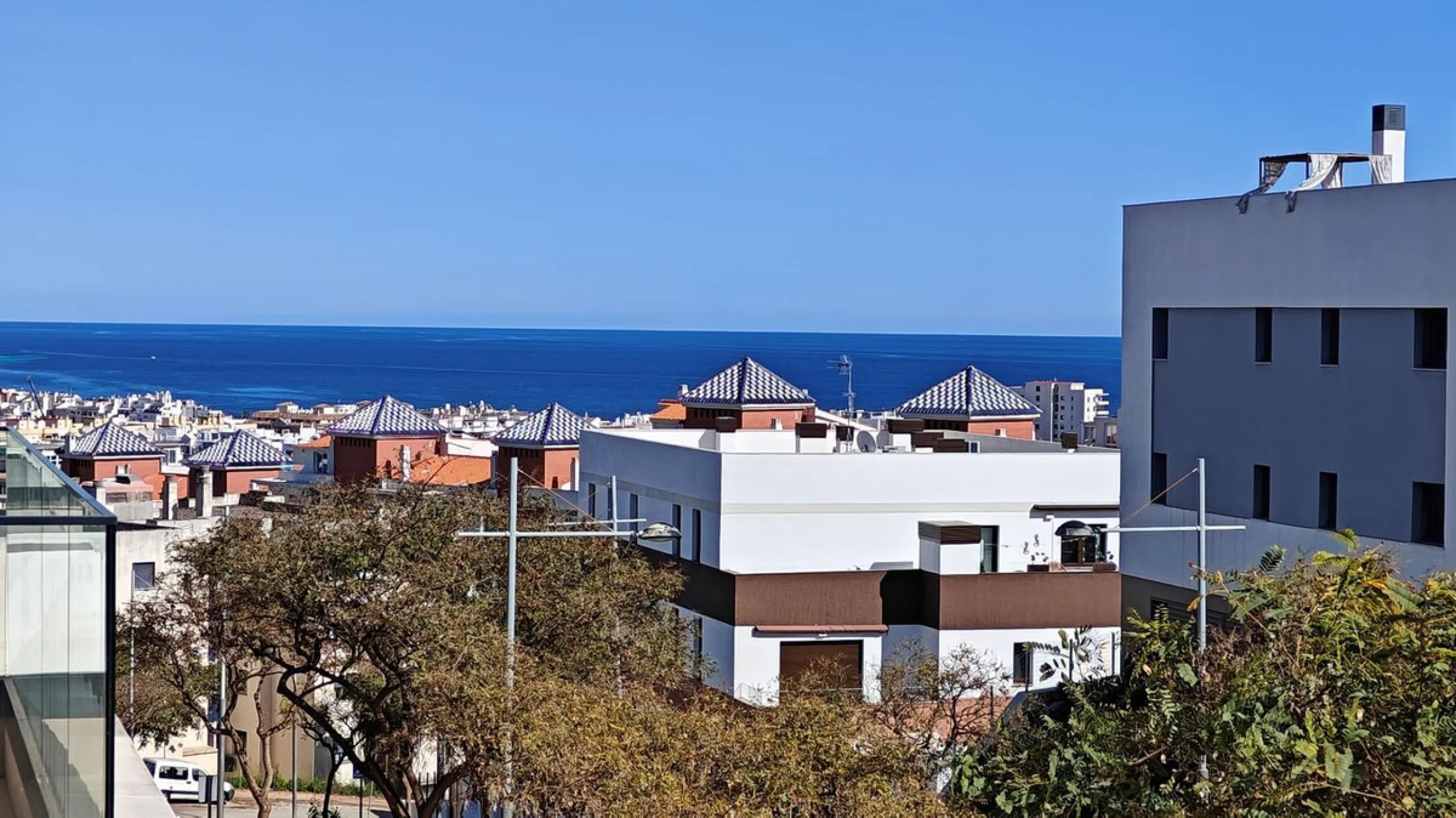 Rare 4-Bedroom Apartment with Stunning Sea Views & 43 m² Terrace in Las Mesas, Estepona – Just 10 Minutes' Walk to the Marina & Beach