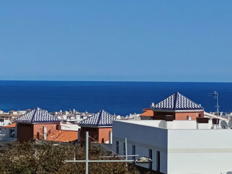 Rare 4-Bedroom Apartment with Stunning Sea Views & 43 m² Terrace in Las Mesas, Estepona – Just 10 Minutes' Walk to the Marina & Beach