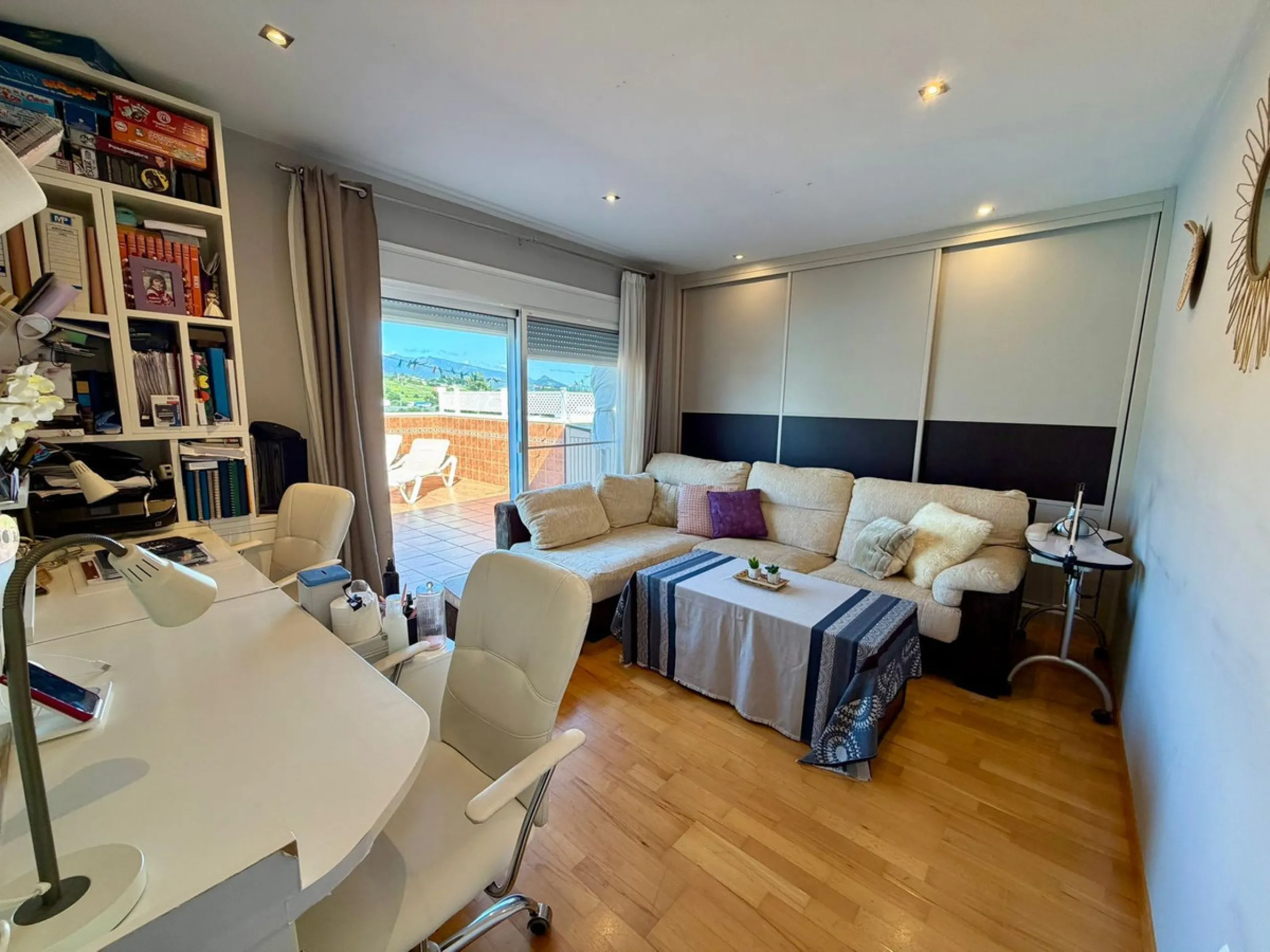 Spacious Modern Penthouse with Large Terrace – Sierra Estepona, Estepona