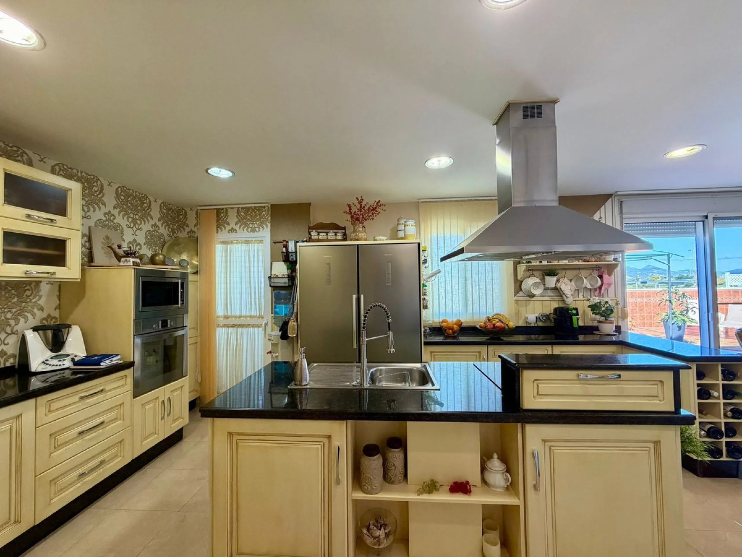 Spacious Modern Penthouse with Large Terrace – Sierra Estepona, Estepona
