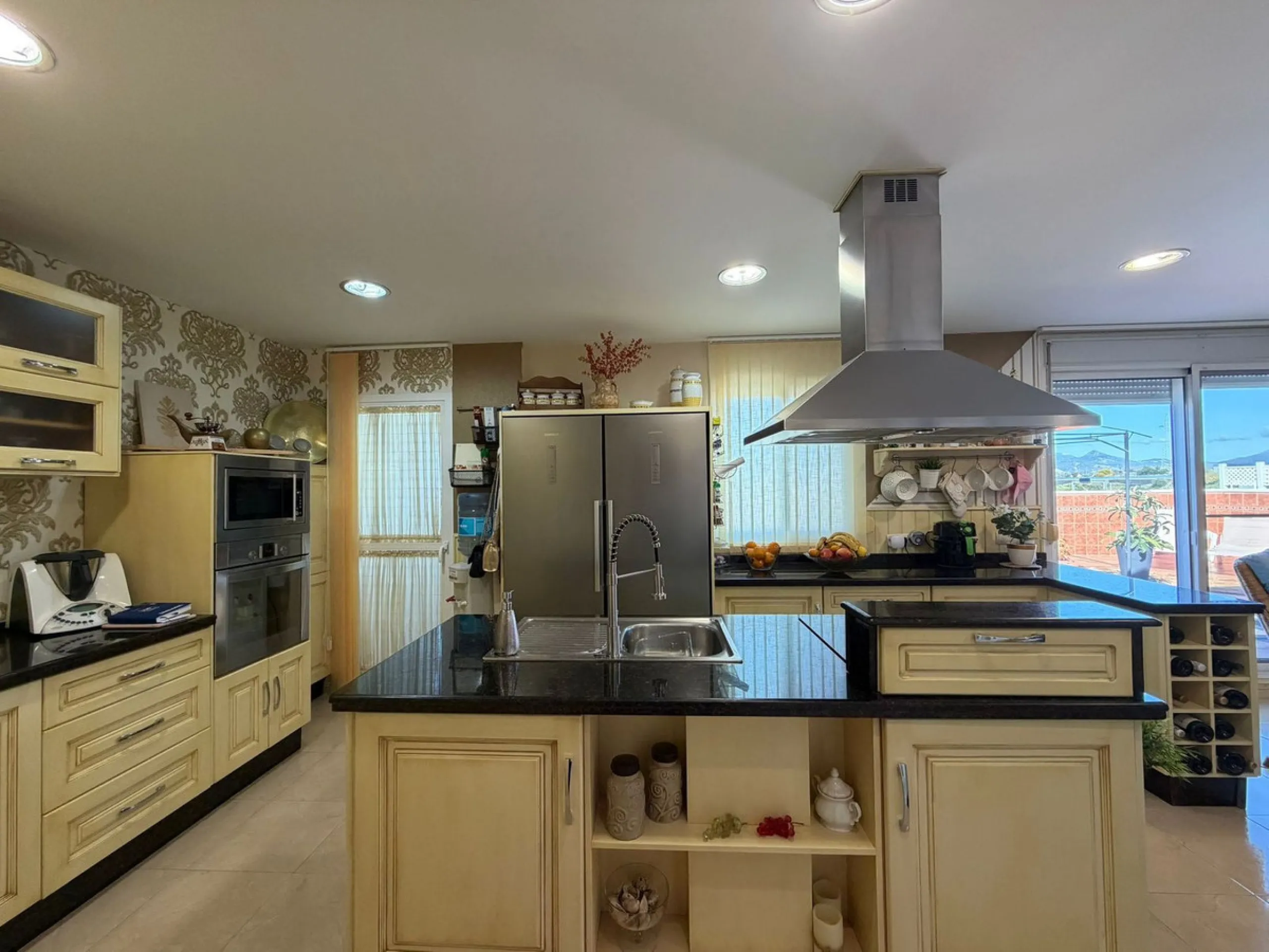 Spacious Modern Penthouse with Large Terrace – Sierra Estepona, Estepona